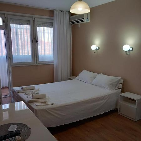 Sea Central Apartment Burgasz Kültér fotó