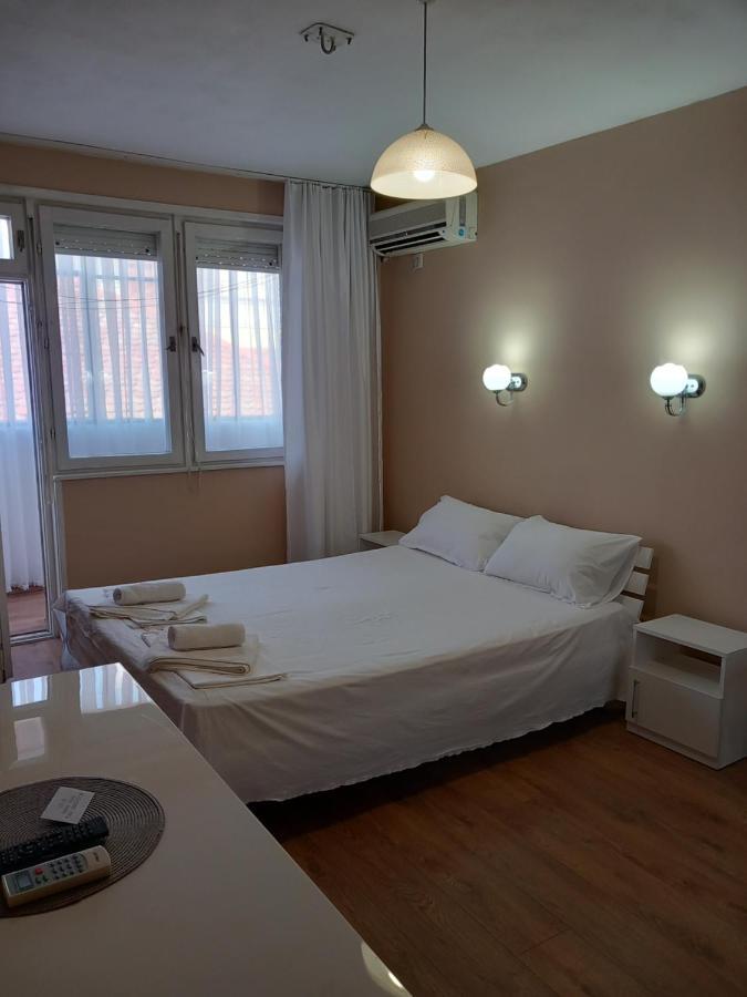 Sea Central Apartment Burgasz Kültér fotó