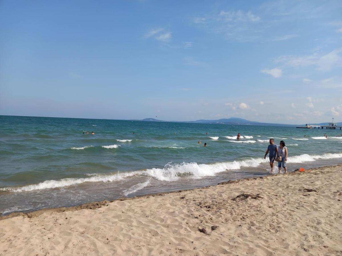 Sea Central Apartment Burgasz Kültér fotó
