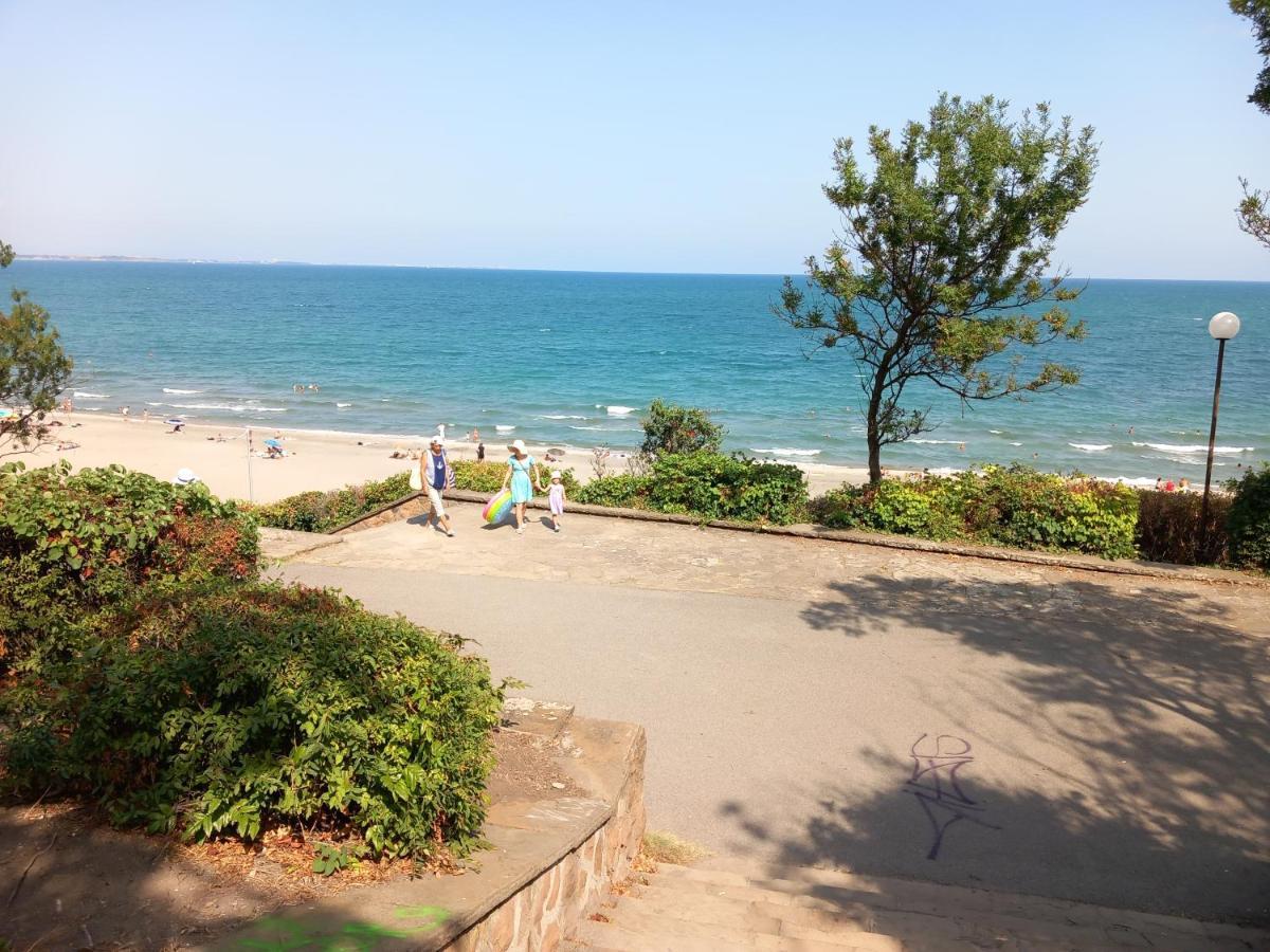 Sea Central Apartment Burgasz Kültér fotó