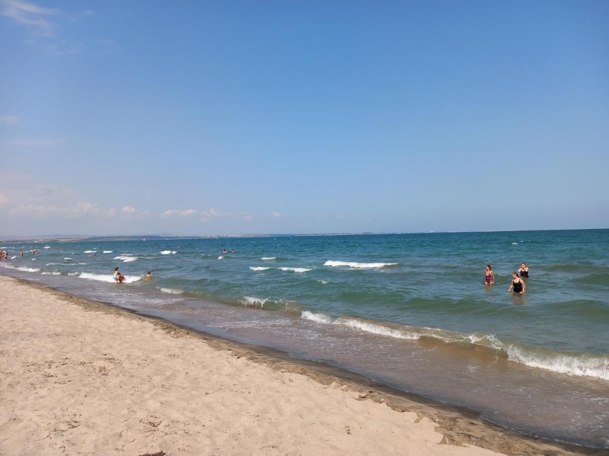 Sea Central Apartment Burgasz Kültér fotó