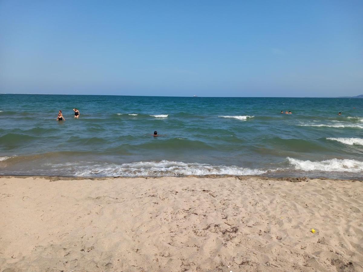 Sea Central Apartment Burgasz Kültér fotó